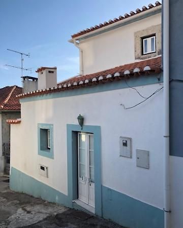 Typical Small House Near Lisbon Oeiras Εξωτερικό φωτογραφία