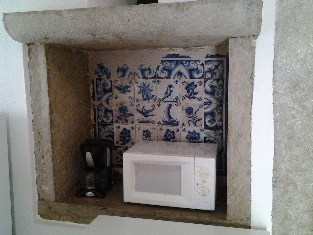 Typical Small House Near Lisbon Oeiras Δωμάτιο φωτογραφία