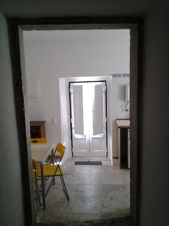 Typical Small House Near Lisbon Oeiras Εξωτερικό φωτογραφία
