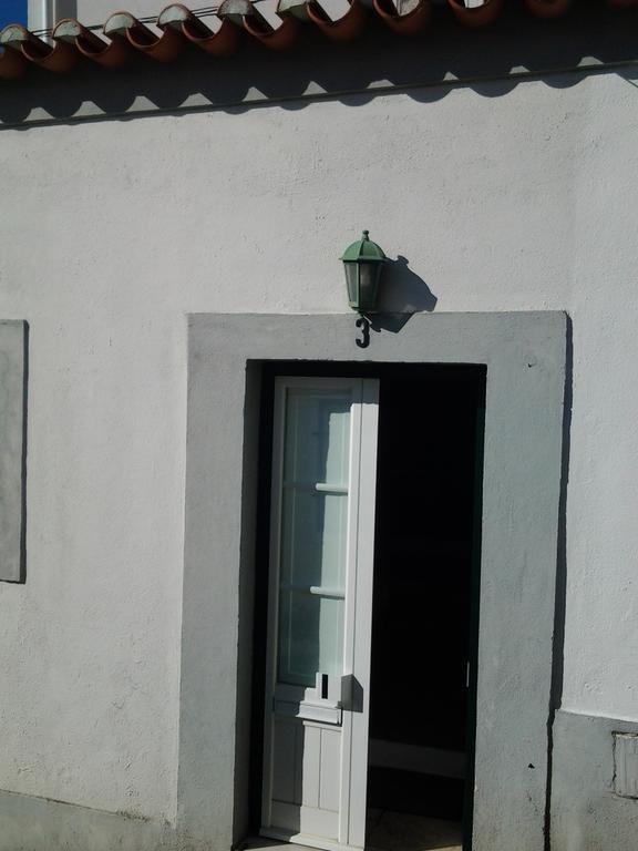Typical Small House Near Lisbon Oeiras Εξωτερικό φωτογραφία